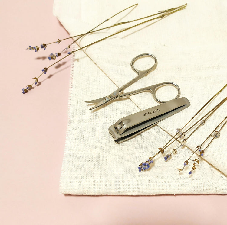 OUTILS POUR ONGLES
