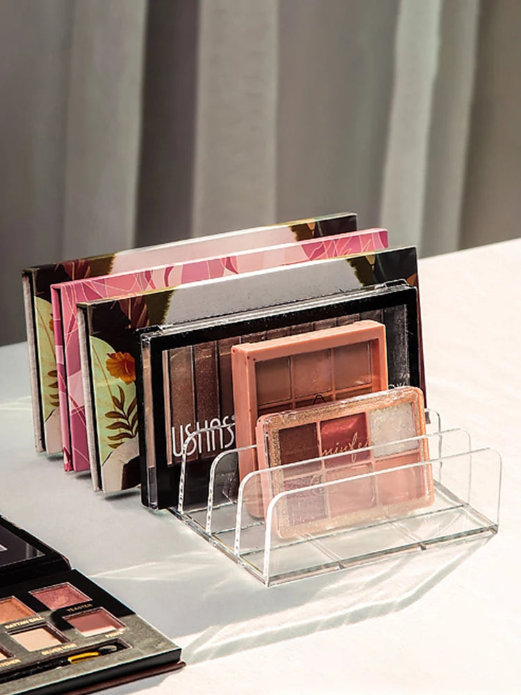 Organizador de maquillaje de 7 compartimentos: elegante y funcional.