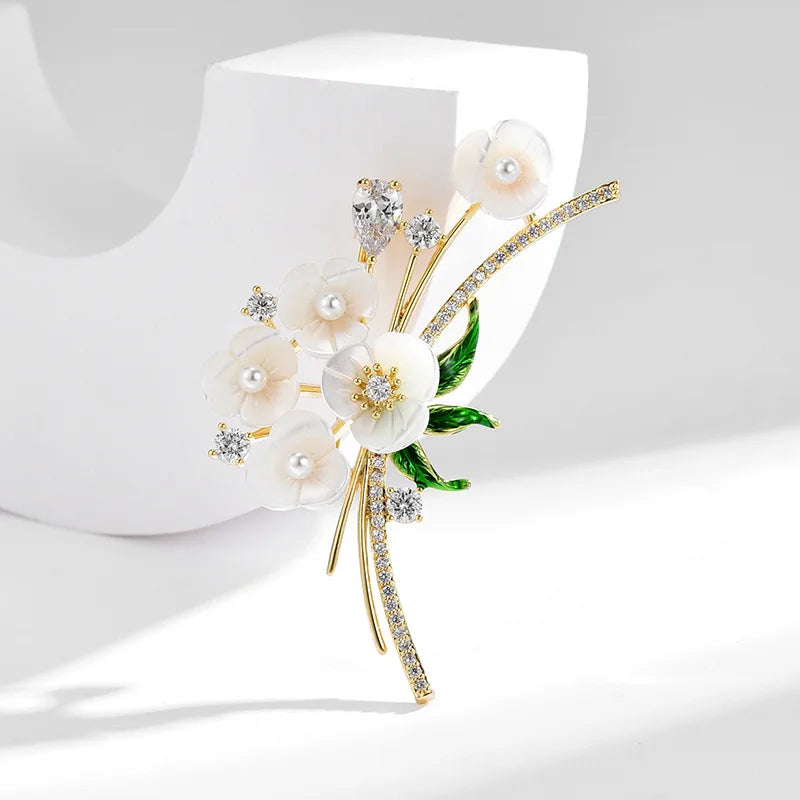 Broche de flor de fritilaria natural: elegancia y refinamiento