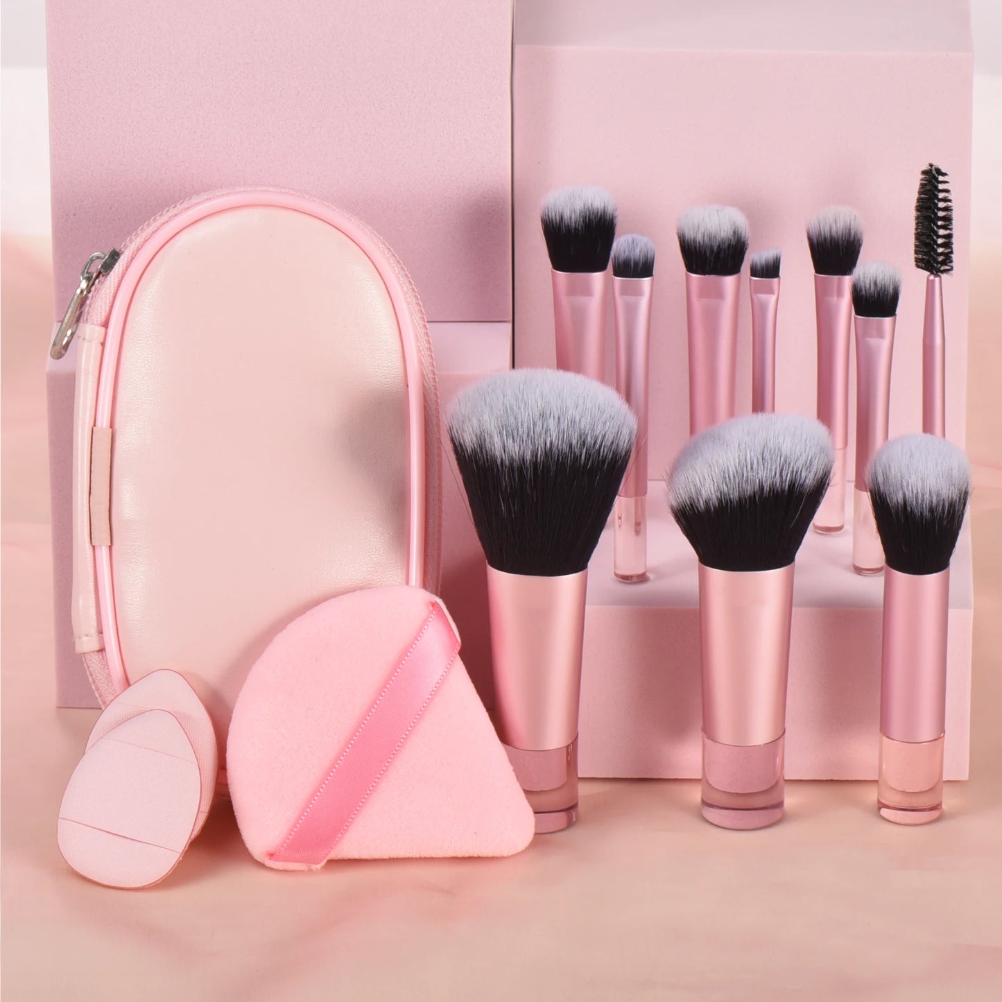 💗 Mini juego de brochas de maquillaje rosa – Tamaño de viaje