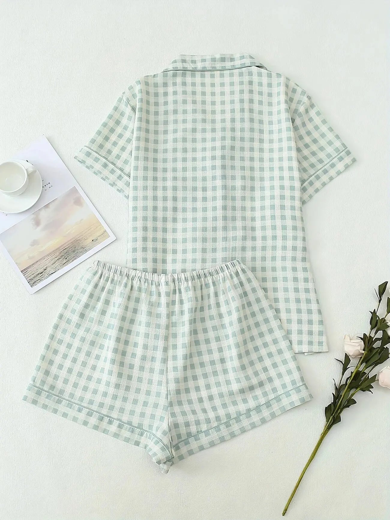 Pyjama Femme Boutonné – Haut Manches Courte et Short à carreaux