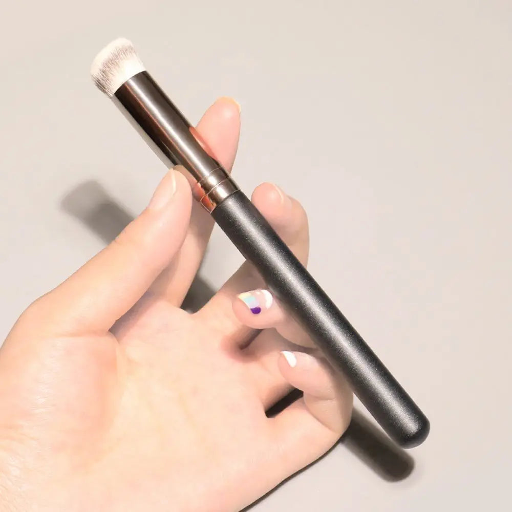✨ Brocha de maquillaje multiusos: Kabuki, contorno, base y más