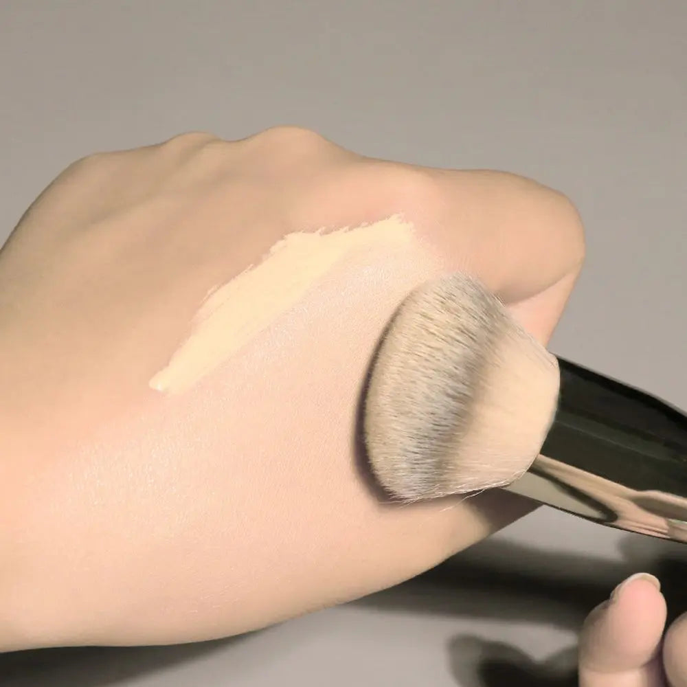 ✨ Brocha de maquillaje multiusos: Kabuki, contorno, base y más