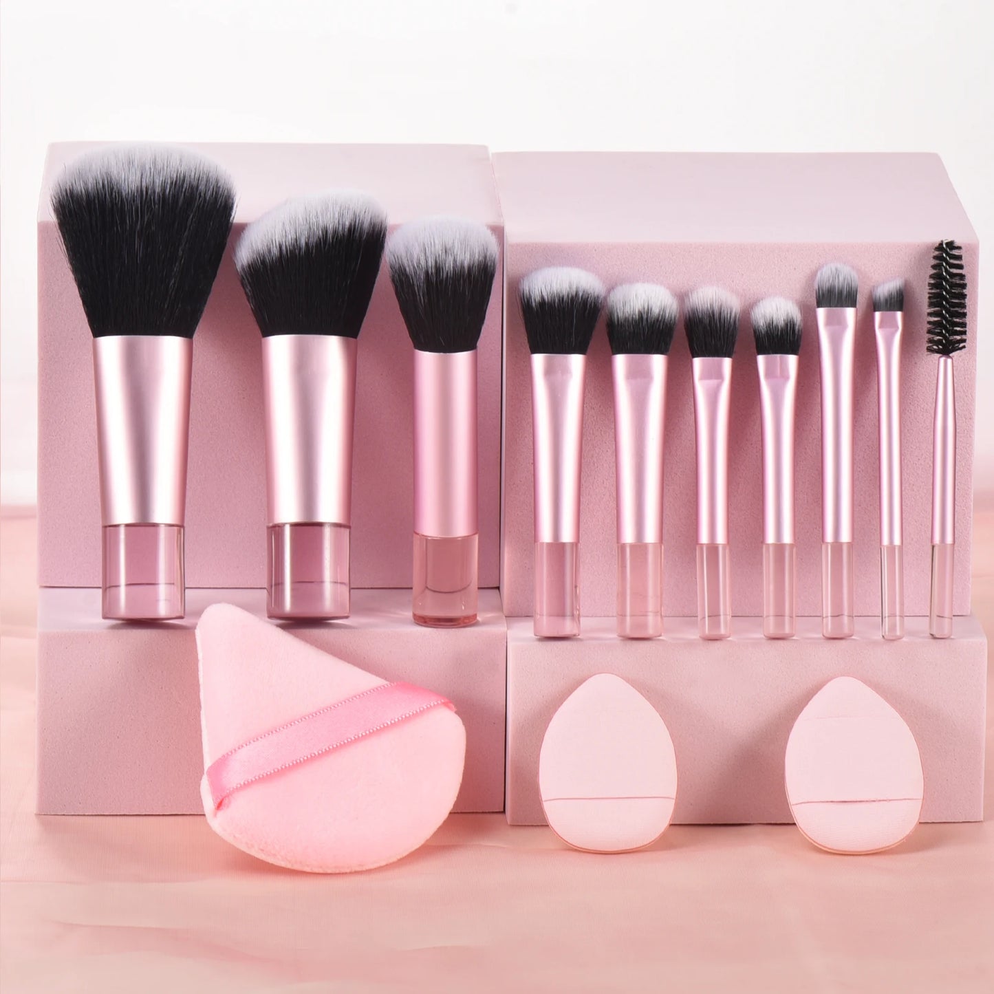 💗 Mini juego de brochas de maquillaje rosa – Tamaño de viaje