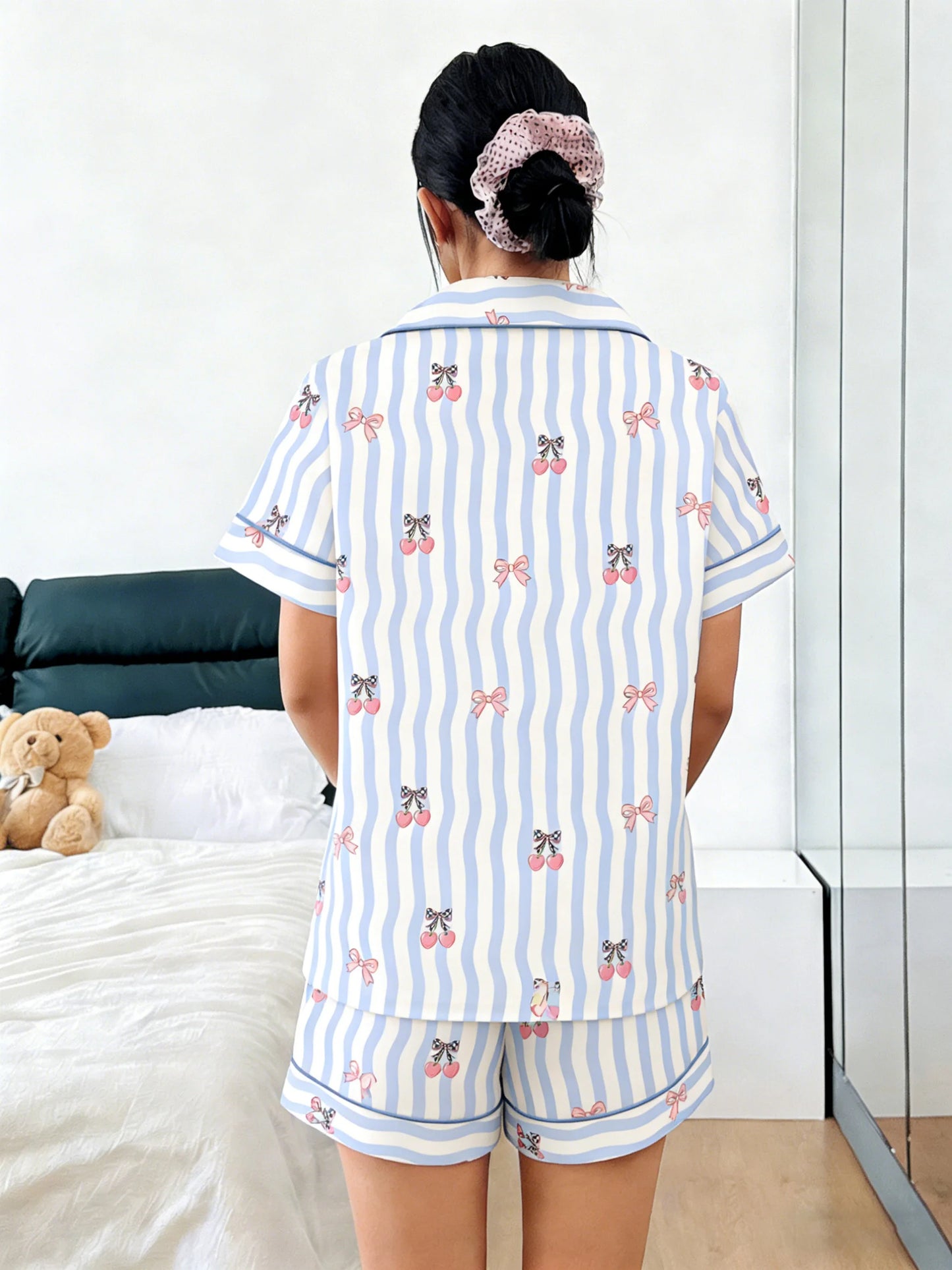 Pyjama Femme Boutonné – Haut manches courtes et short à rayures imprimé 🍒