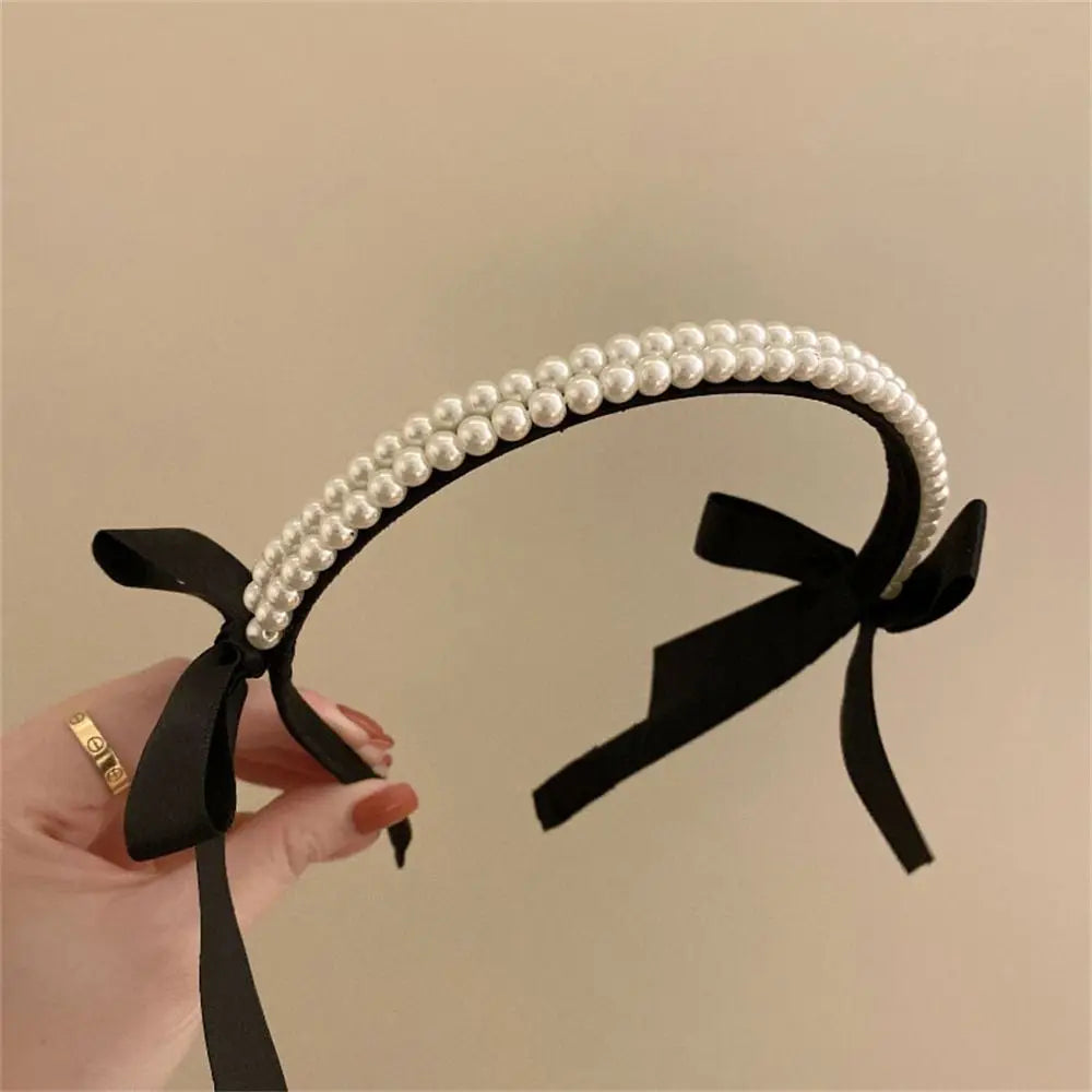 Diadema con nudo de perla: un accesorio para el cabello elegante y moderno