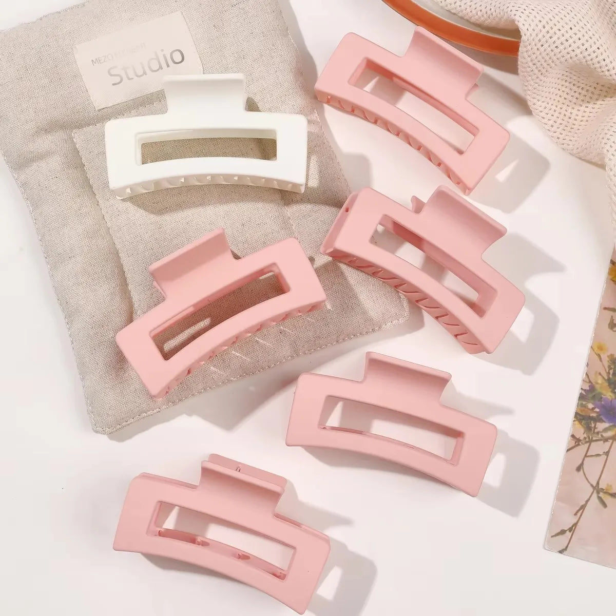 🧷 Pack de 12 clips rectangulares esmerilados: estilo simple y moderno