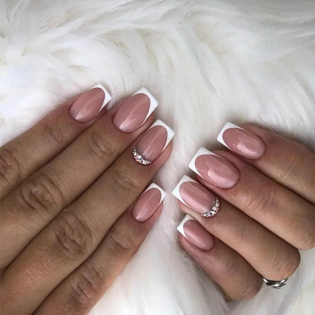 FAUX ONGLES