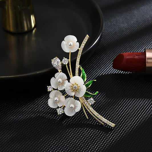 Broche de flor de fritilaria natural: elegancia y refinamiento