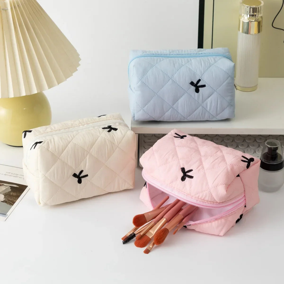 Trousse Maquillage Femme Nœud Brodé – Grande Capacité en Coton🎀