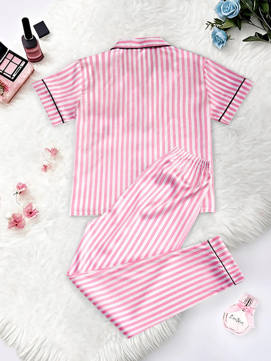 Pyjama femme Boutonné satin – Haut manches courtes et pantalon à rayures imprimé V