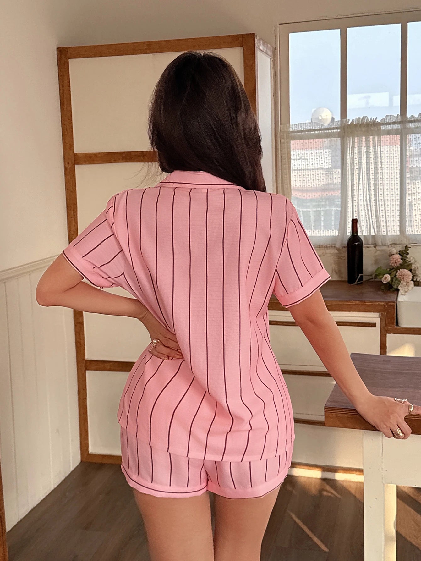 Pyjama Femme Boutonné – Haut Manches Courtes & Short à rayures noir
