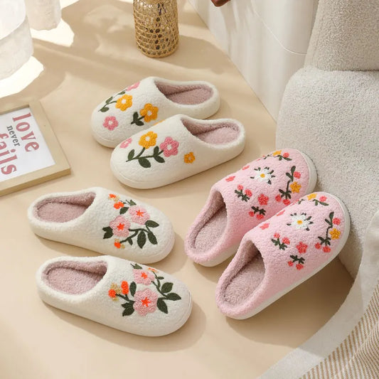 Pantoufles Femme - Fleur Brodée en Peluche 💐