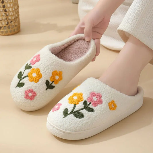 Pantoufles Femme - Fleur Brodée en Peluche 💐