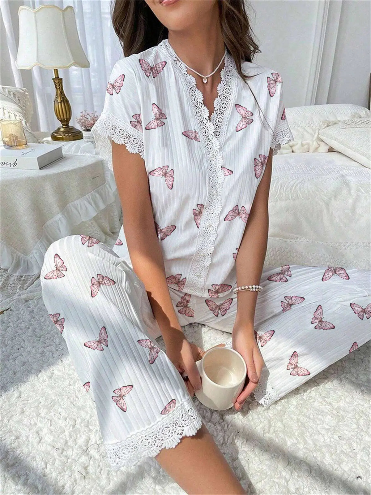 Pyjama - Haut à manches courtes et pantalon assorti avec dentelle 🌷