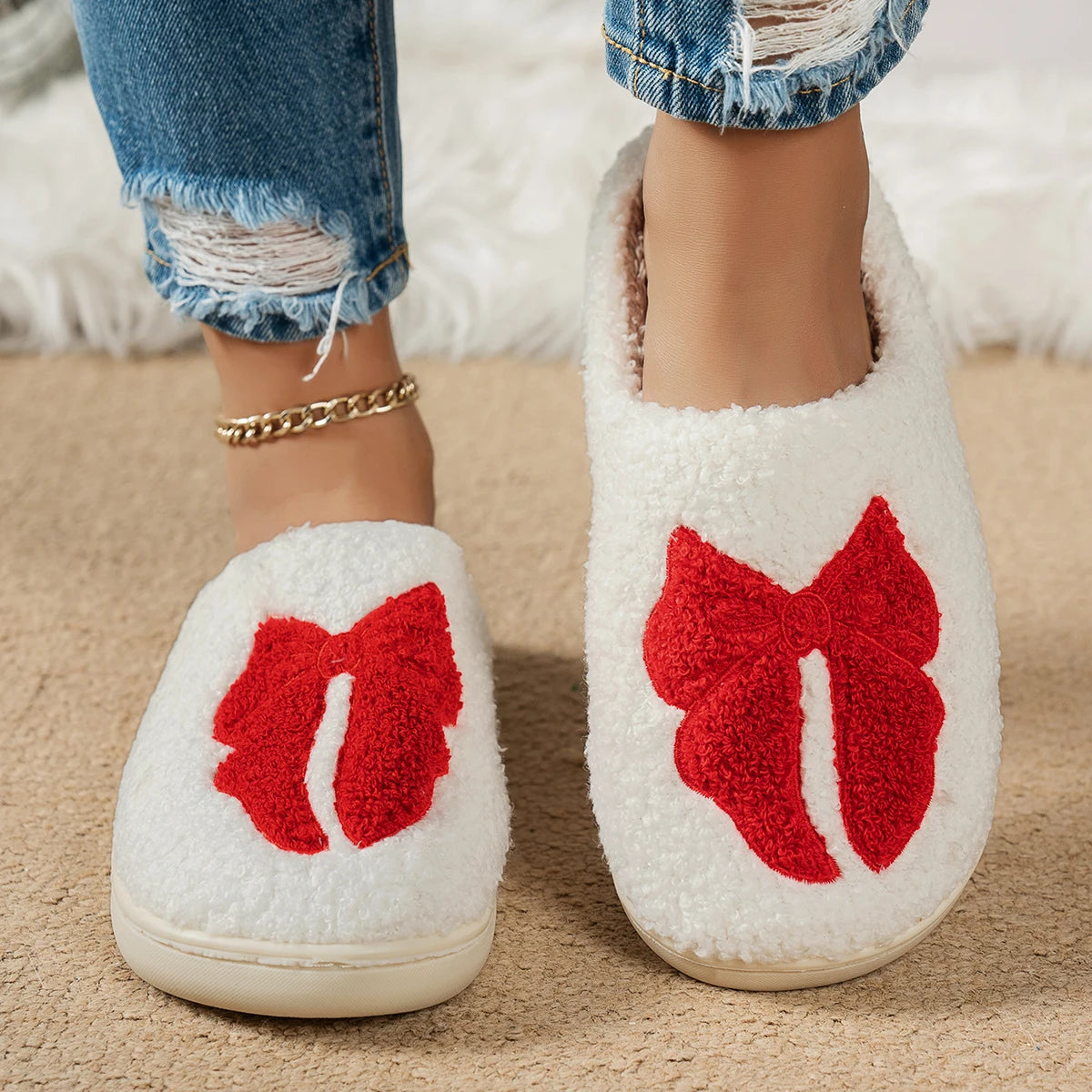 Pantoufles Femme - Peluche douce à motif 🎀