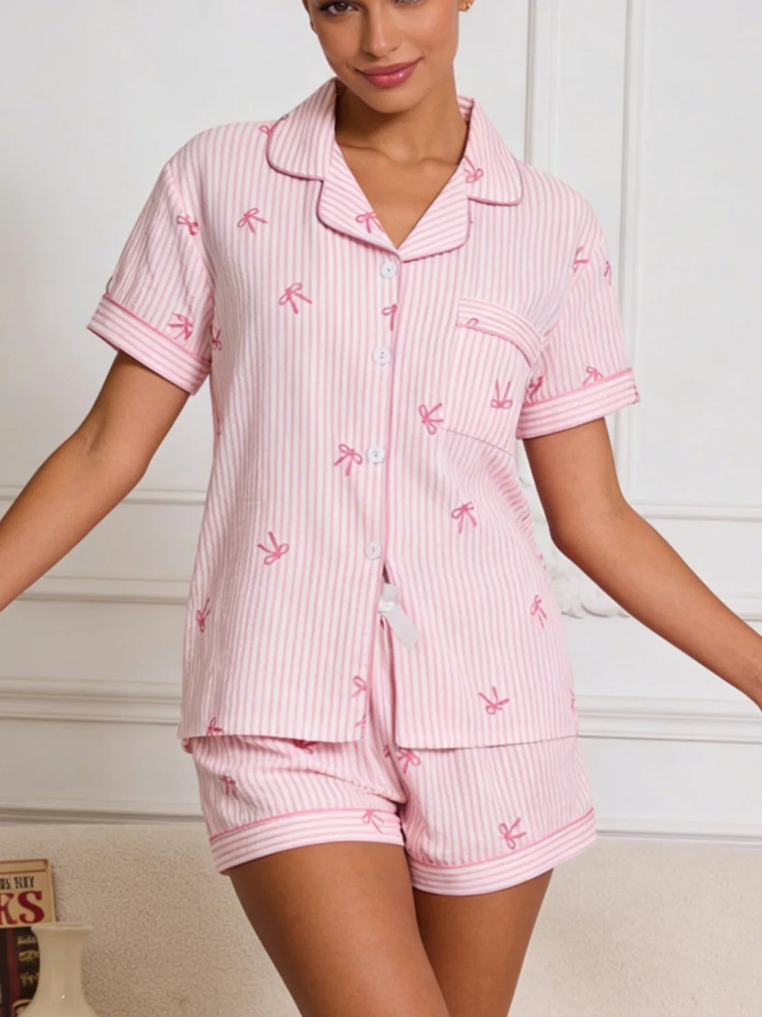Ensemble Pyjama Femme 2 Pièces – Cardigan Rose à Rayures & Nœud Manches Courtes 🎀