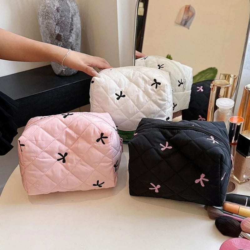 Trousse Maquillage Femme Nœud Brodé – Grande Capacité en Coton🎀