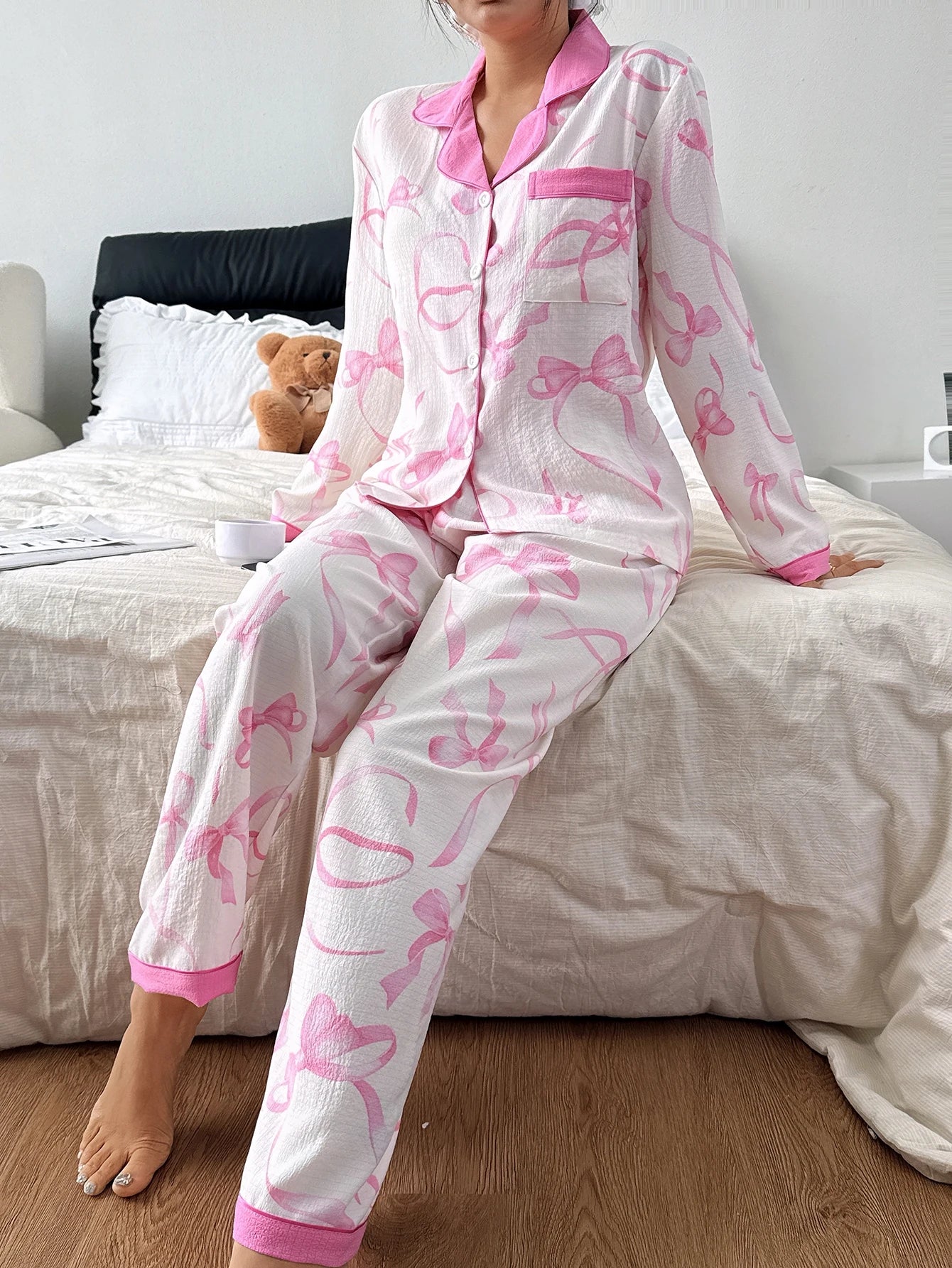 Pyjama Femme Boutonné – Haut Manches Longues et Pantalon imprimé 🎀