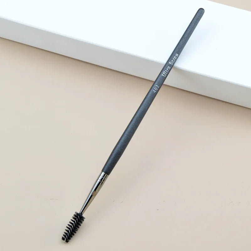 🎯 Pinceau Précision Multi-Usage – Eyeliner, Anticernes & Détails