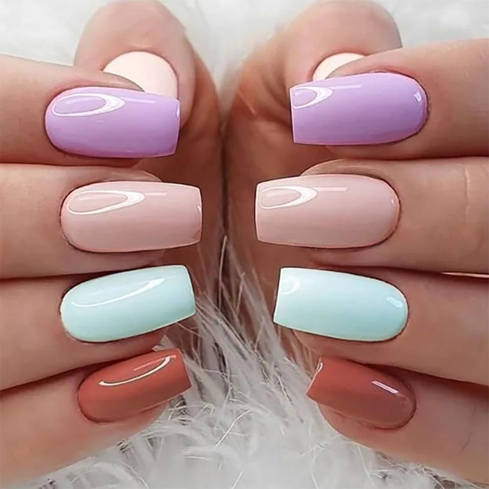 💅 Set de 24 uñas postizas cuadradas cortas – Colores pastel y brillantes