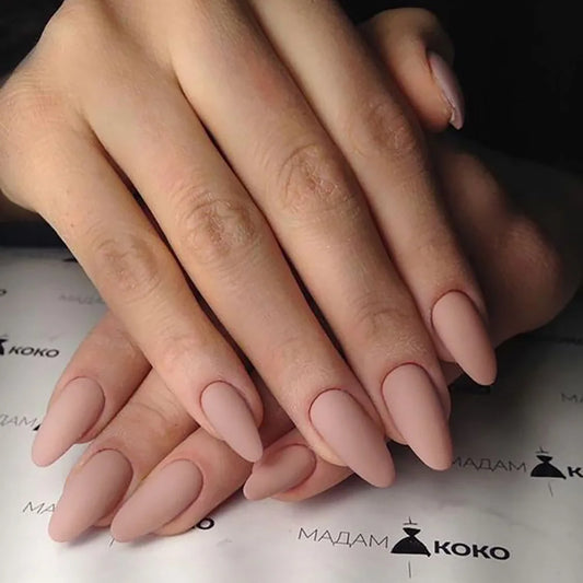 💅 Set de 24 uñas postizas cortas – Forma almendra, acabado mate en rojo, nude y marrón