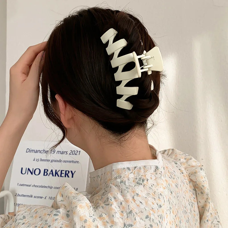 💫 Pince à cheveux vintage mate – Forme géométrique, tenue forte pour cheveux épais