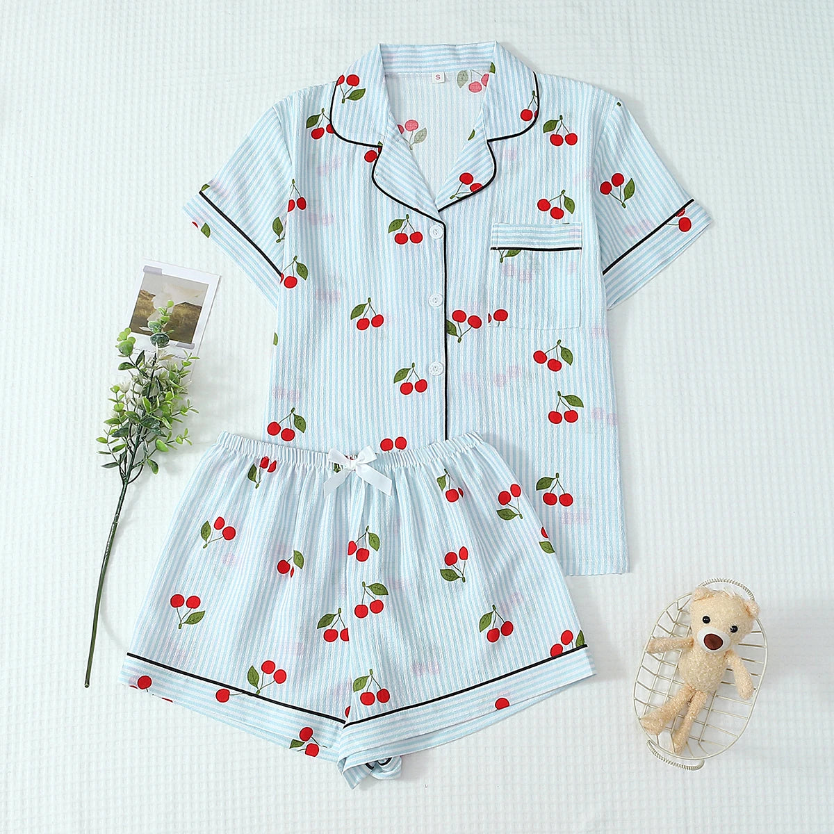Pyjama Femme Boutonné – Haut Manches Courtes et Short à rayures imprimé 🍒
