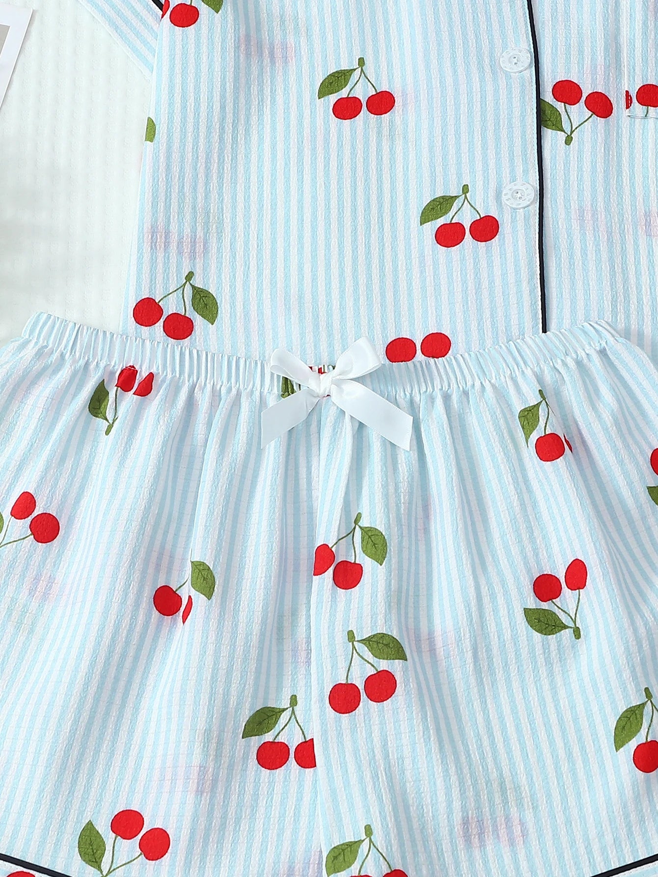 Pyjama Femme Boutonné – Haut Manches Courtes et Short à rayures imprimé 🍒