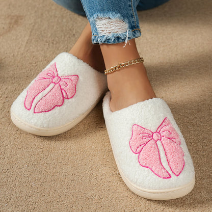 Pantoufles Femme - Peluche douce à motif 🎀