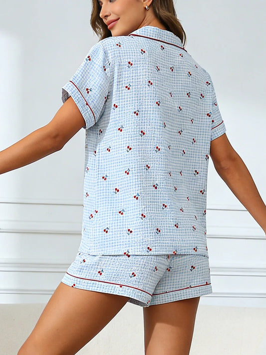 Ensemble Pyjama Femme 2 Pièces – Carreaux Bleus & Cerises, Homewear Léger Été 🍒