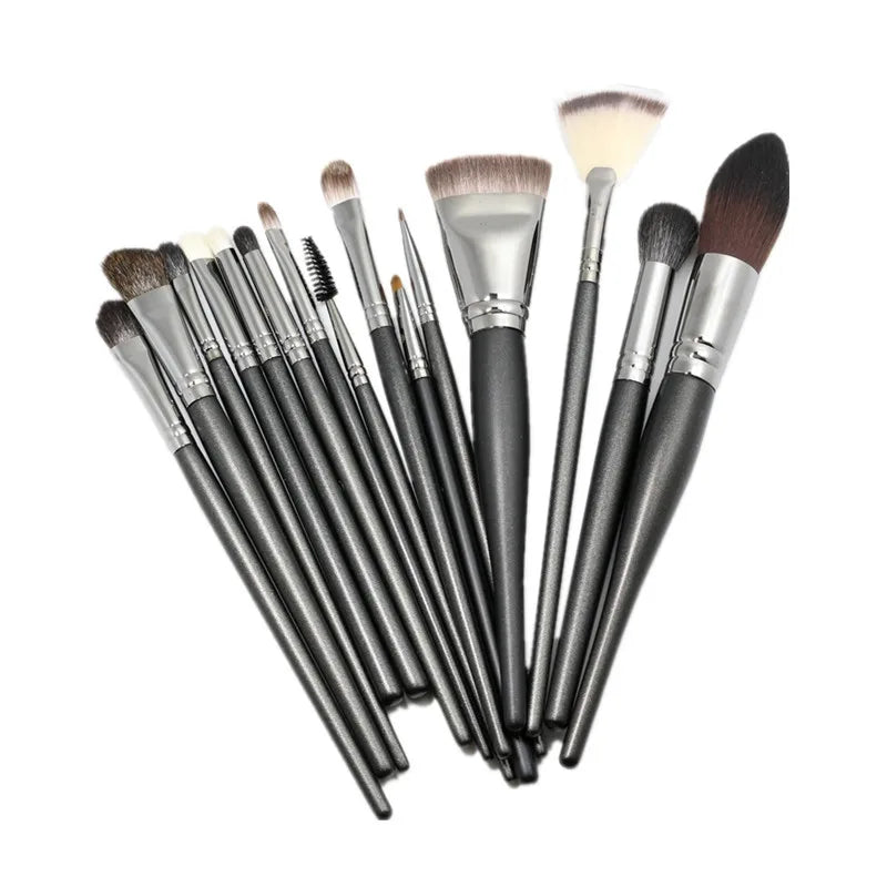 🎯 Pinceau Précision Multi-Usage – Eyeliner, Anticernes & Détails