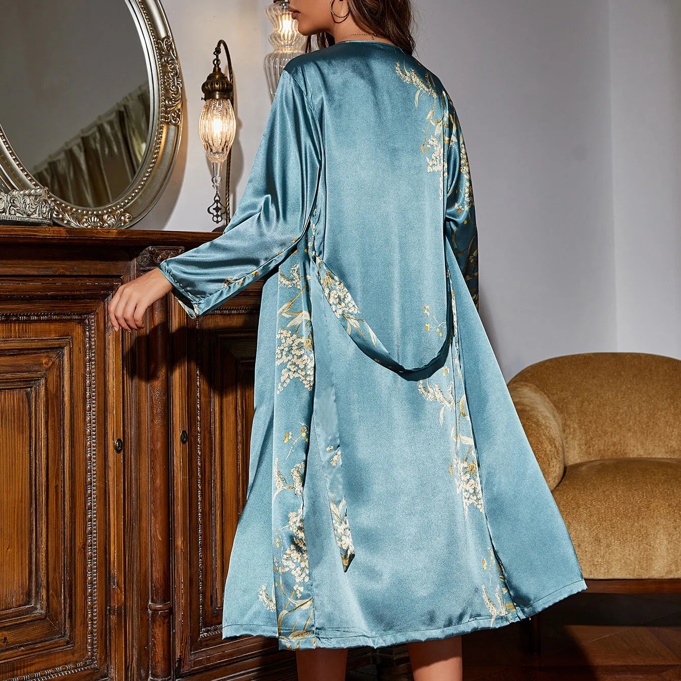Ensemble Homewear Femme Satin – Nuisette à bretelles & Robe de Chambre Longues imprimés 🌼