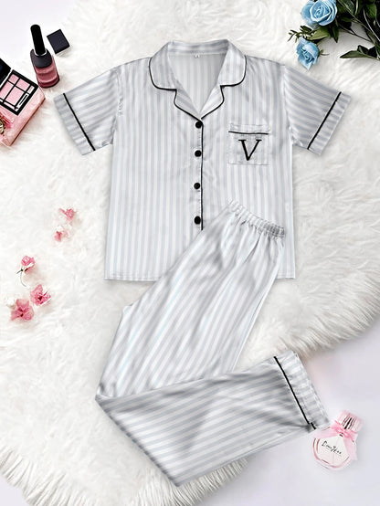 Pyjama femme Boutonné satin – Haut manches courtes et pantalon à rayures imprimé V