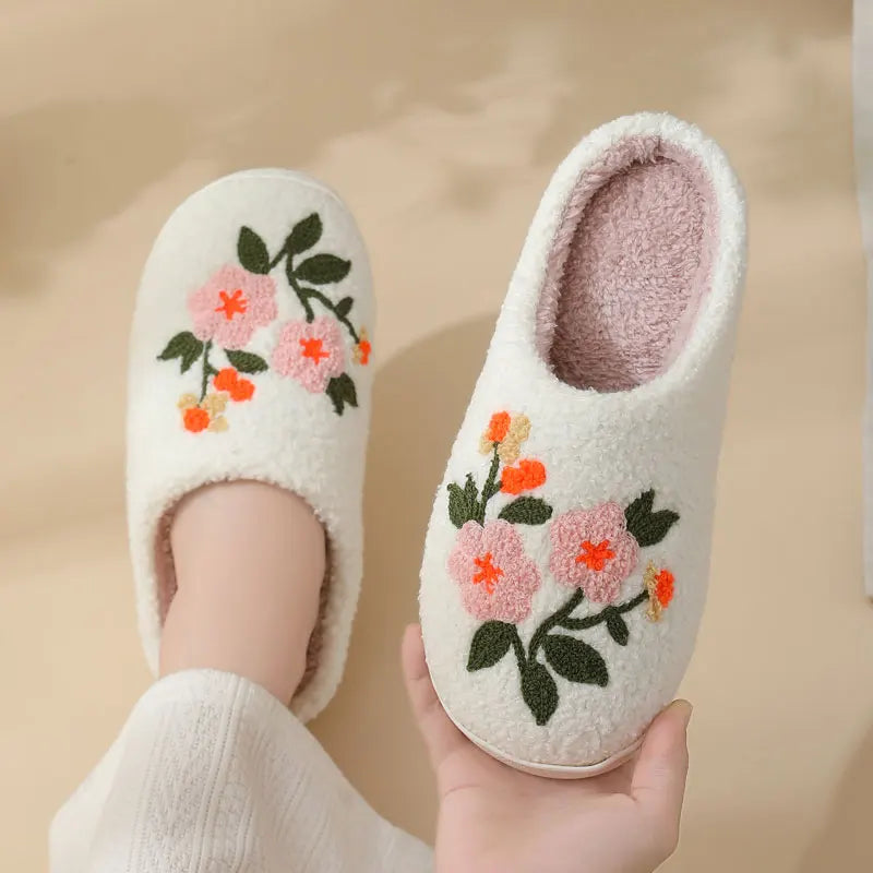 Pantoufles Femme - Fleur Brodée en Peluche 💐