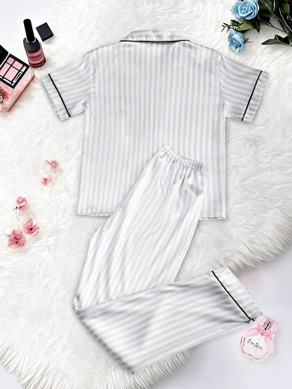 Pyjama femme Boutonné satin – Haut manches courtes et pantalon à rayures imprimé V