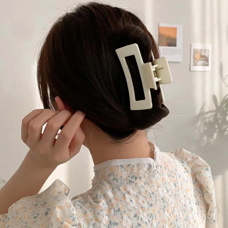 💫 Pince à cheveux vintage mate – Forme géométrique, tenue forte pour cheveux épais