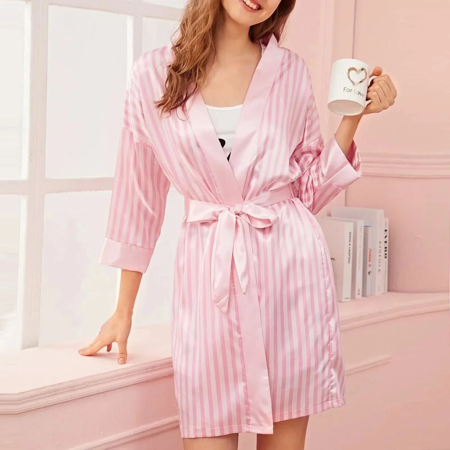 Robe de chambre Satin - Courte , manches semi courte a rayures