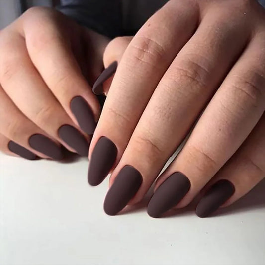💅 Set de 24 uñas postizas cortas – Forma almendra, acabado mate en rojo, nude y marrón