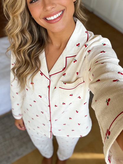 Pyjama Boutonné - Haut à manches longues et pantalon assorti 🍒