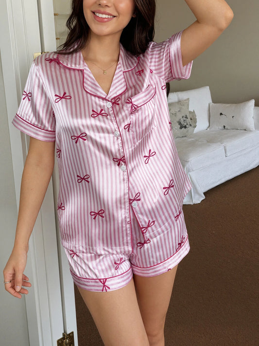 Conjunto de Pijama de 2 Piezas para Mujer – Top Abotonado y Shorts de Rayas con Lazo 🎀
