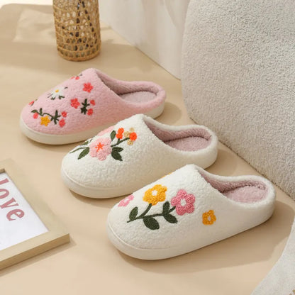Pantoufles Femme - Fleur Brodée en Peluche 💐