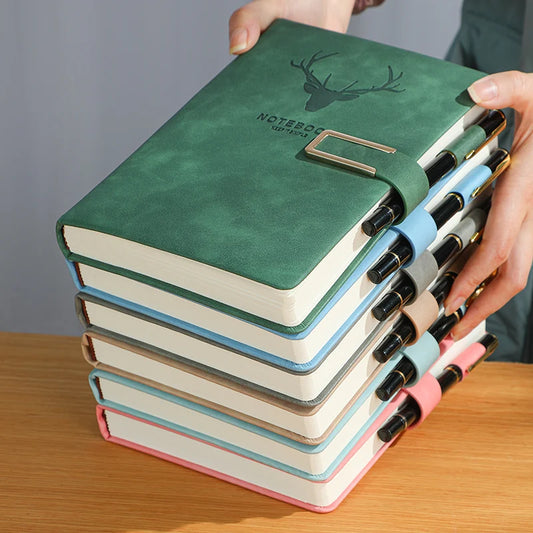 Cuaderno A5 de 200 páginas con elegante cubierta de piel sintética