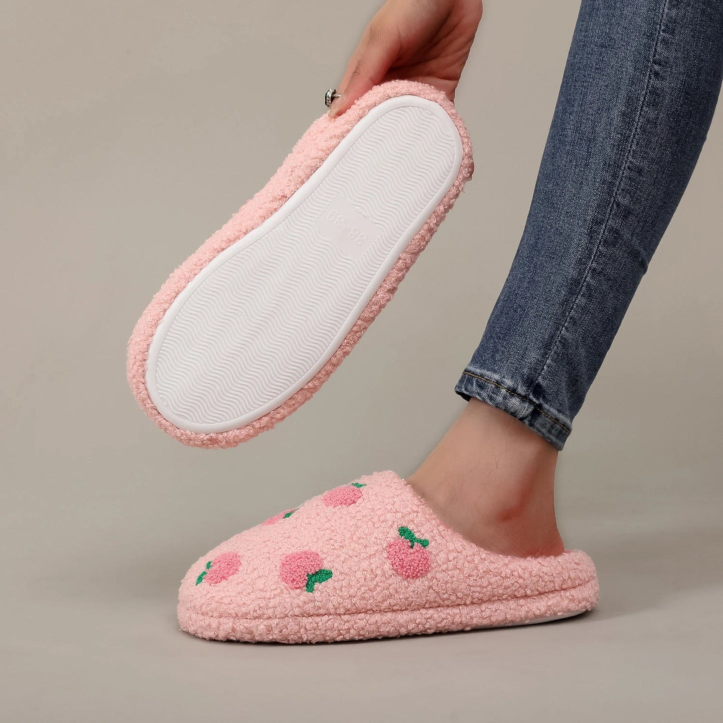 Chaussons Femme Peluche Roses – imprimé 🍑