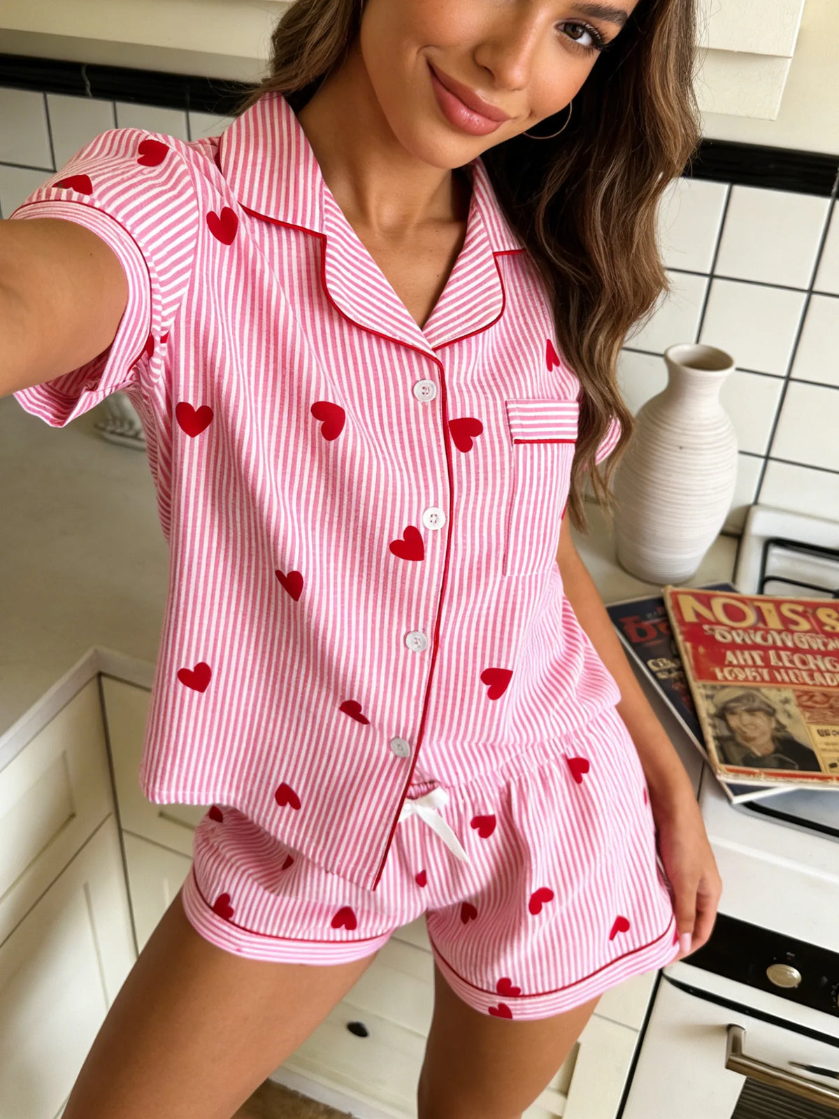 Pyjama Boutonné - Haut à manches courtes et short à rayures ❤️