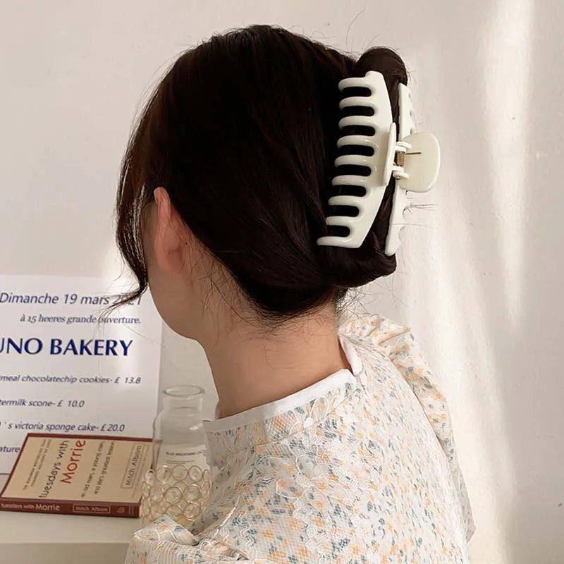 💫 Pince à cheveux vintage mate – Forme géométrique, tenue forte pour cheveux épais